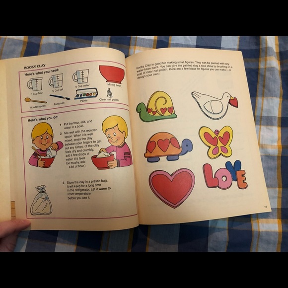 Valentine’s Day Things To Make and Do Vintage Book - Picture 4 of 5